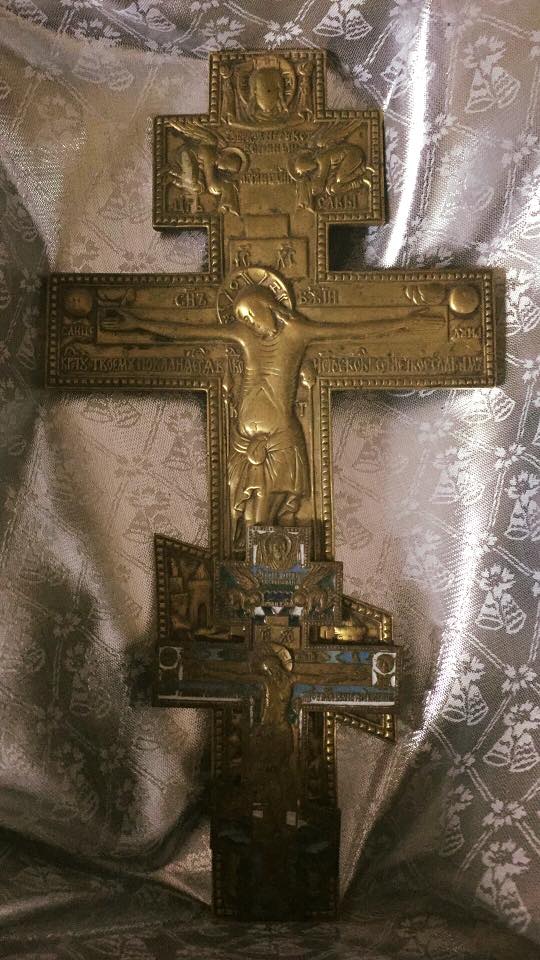2 креста из разрушенного храма вернулись в православный приход Рыбацкого
