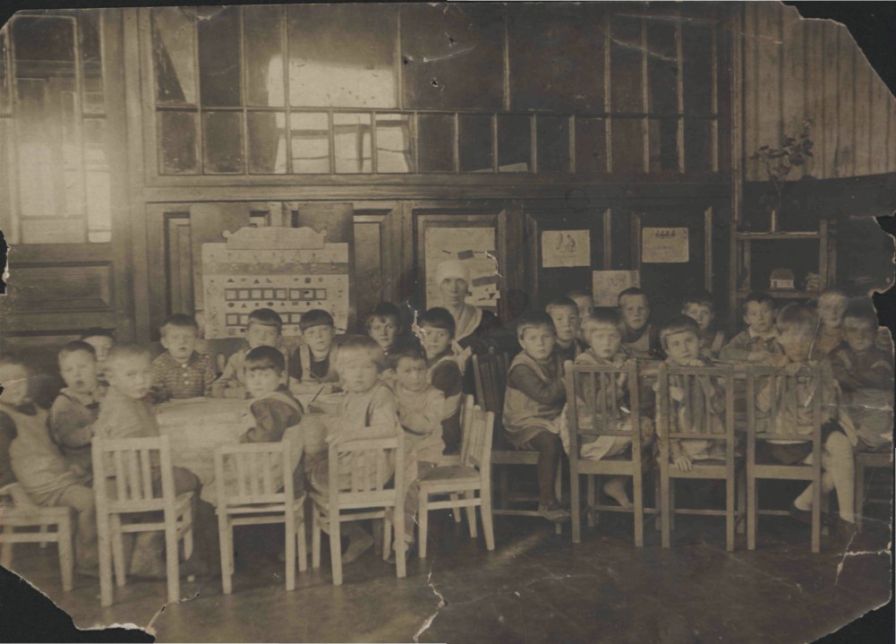 Ученики церковно-приходской школы села Рыбацкое в начале 20 века.